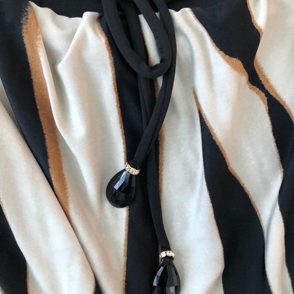 Halter top - Picture 3 of 3